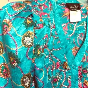 Beautiful vintage Diane Freis button up shirt